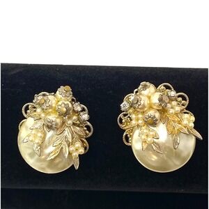 Vintage Gold Tone Faux Pearl Floral Cluster Rhinestone Clip On Earrings